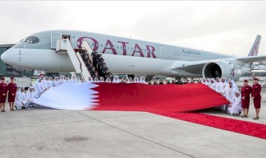 الأنباء العالمية: قطر للطيران تُضحِّي بموظفيها وتُواصِل رحلاتها الخاسرة حول العالم