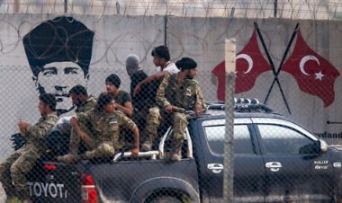 من داخل القاعدة التركية في قطر.. عسكريون أتراك يُدرِّبون قوات 