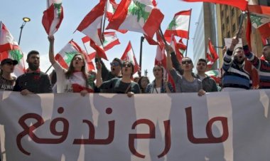 انهيار الاقتصاد يقود لبنان لحرب أهلية وخبراء: حزب الله المسؤول