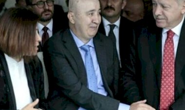 ساعده في مسرحية الانقلاب الفاشل.. مَن هو كبير مستشاري 