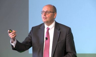 مايكل إيناكير.. صاحب محاولة إخفاء فضيحة قطر وحزب الله