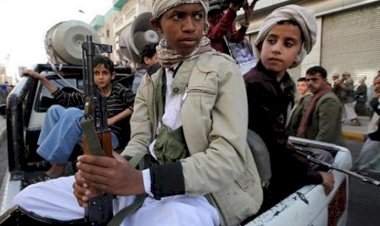 زادت جرائم الحوثي مؤخرًا ضد المعلمين والأكاديميين ليحتدم الصراع بينهما على الهوية اليمنية