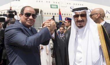 خبراء خليجيون : السيسي مرحب به بالقمة الخليجية وذعر قطر يكشف نواياها