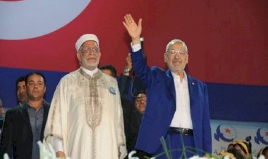 14 حكومة في 10 سنوات.. إلى متى يستمر المشهد الضبابي في تونس؟