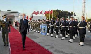 الرئيس التونسي يصل ليبيا في أول زيارة رسمية لدعم القيادة الجديدة