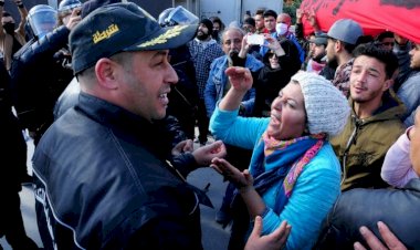 مواطنون تونسيون: الصراعات السياسية جعلت الحكومة تنسى همومنا