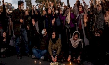 احتجاز تعسفي وتعذيب.. انتهاكات إيرانية بحق أسر ضحايا الطائرة الأوكرانية