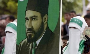 خزي وعار .. ما أطماع الإخوان من تأييد غزو الكويت؟