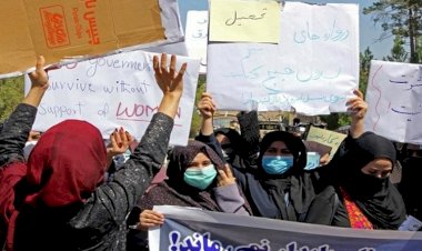 تظاهرة نسائية في أفغانستان ضد طالبان للمطالبة بحقوق المرأة