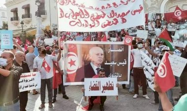 مسيرات حاشدة في تونس لتأييد سعيد.. والمطالبة بمحاكمة وترحيل الغنوشي