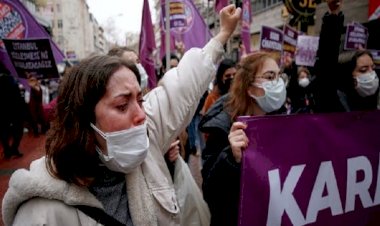 الانسحاب من اتفاقية إسطنبول يُلقي بنساء تركيا في ظلمات التحرش