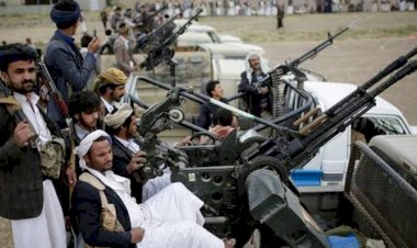 ميناء الحديدة.. كيف أصبح بابًا لتمويل حرب الحوثي بتواطؤ أممي؟