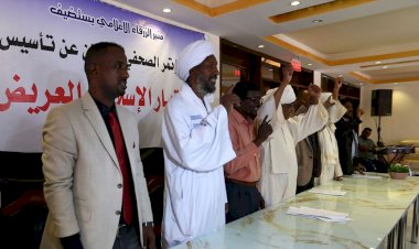 نهب وتخريب..  كيف يسعى الإخوان للعودة للمشهد في الخرطوم؟