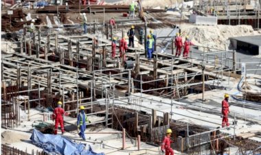 العفو الدولية تطالب قطر بـ440 مليون دولار تعويضات لعمال تعرضوا لانتهاكات في الدوحة