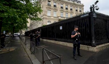 تفاصيل مقتل حارس داخل السفارة القطرية في باريس واعتقال الجاني