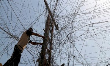 إرهاب الكهرباء.. العراق يدفع فاتورة التوغل الإيراني بانقطاع الكهرباء