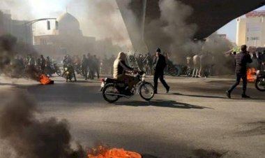 رغم التشديدات الأمنية وقطع الإنترنت.. استمرار الاحتجاجات الشعبية في جنوب غربي إيران