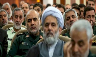 إيران: كيف كشفت إقالة طائب هشاشة الأنظمة الأمنية الإيرانية؟