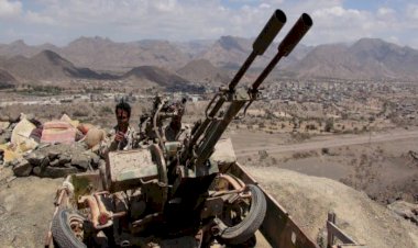 مدينة تحكمها الميليشيات.. اقتحام مسلحين حوثيين لـ محطة إذاعية ونهب محتوياتها