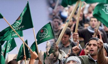 الصراعات تضرب الإخوان.. وثروت الخرباوي: اقترب الفصل الأخير للجماعة