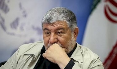 طالب بتشديد حراسة المرشد.. من هو رضا نقاشيان حارس الخميني الشخصي؟