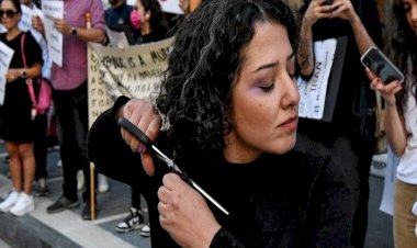 إيران.. كيف كشفت الاحتجاجات النسائية ضعف نظام الملالي؟