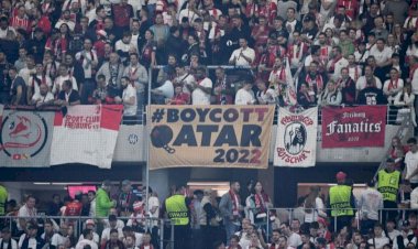 كيف خططت قطر لملء مدرجاتها بـ مشجعين زائفين؟