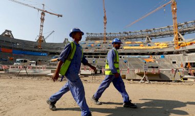 آمال ضائعة وحياة تشبه الجحيم.. قطر تضع العمال في اختبار صعب بعد المونديال