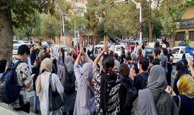 بالمحاكمات الصورية.. إيران ترهب الشعب بثاني عملية إعدام علنية للمحتجين