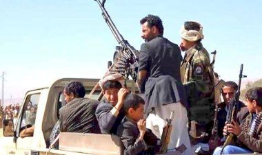 تدمير مؤسسات الدولة واستحداث هيئات غير قانونية.. ميليشيا الحوثي تواصل تدمير القطاع العام