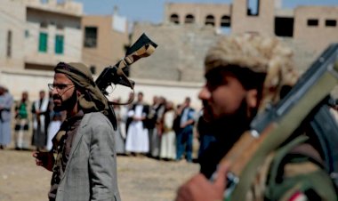 إمداد الحوثي بالأسلحة رغم المفاوضات لحلحلة السلام.. ما الجديد؟