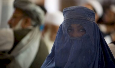 قوانين الطلاق تنذر بجرائم وحشية.. كيف تهدد كراهية طالبان للنساء حياة الأفغان؟