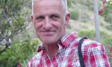 أيرلندي يعاني من مرض خطير يصاب بالعمى في زنزانة رعب في سجن إيران