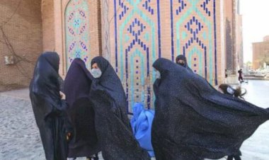 طالبان تحظر النساء والعائلات من تناول الطعام في المطاعم أو التنزه في الحدائق