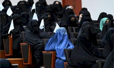 الزي الإجباري للنساء ثقافة مشتركة للتنظيمات المتطرفة.. إيران وطالبان نموذجًا