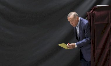 بعد اللجوء لجولة الإعادة للمرة الأولى.. الأزمة الاقتصادية تطارد أردوغان في الانتخابات