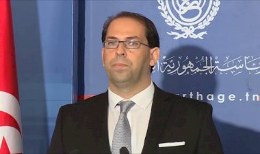 يواجه اتهامات بالتآمر على تونس.. من هو يوسف الشاهد رئيس الوزراء السابق