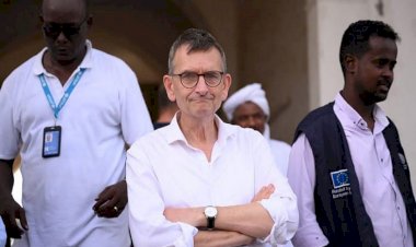 بعد التهديد بقتله.. السلطات السودانية تُقيل مبعوث الأمم المتحدة من منصبه