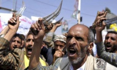 محلل يمني: سجل الصراع الداخلي في ميليشيا الحوثي كشف فسادهم وإرهابهم