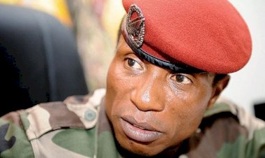 من هو الديكتاتور الغيني موسى داديس كامارا الذي اقتحمت مجموعة مسلحة السجون لتهريبه