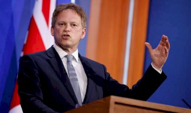 بريطانيا تدرس شن ضربات جوية على المتمردين الحوثيين بعد هجمات البحر الأحمر