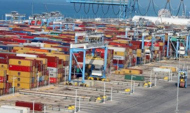 كيف أصبحت التجارة الخارجية غير النفطية محرك نمو اقتصادي واستراتيجي للإمارات؟.. خبراء يجيبون