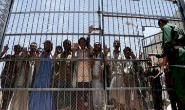 الجوع والمرض يهددان حياة المساجين في سجون الحوثي
