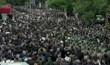 الآلاف يشيعون الرئيس الإيراني ومخاوف من فقدان أبرز قادة طهران