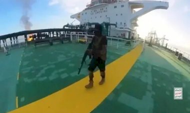 أسوشيتد برس: تفجيرات الحوثيين في البحر الأحمر تُعرقل وصول المساعدات لليمن والسودان