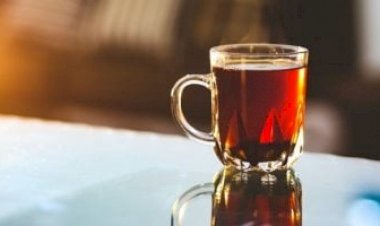 أشهر مشروب في العالم.. دراسة تكشف مخاطر تناول 