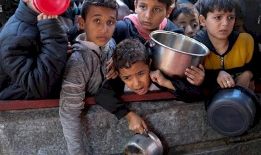 أرقام غزة المفزعة.. طفولة تُدفَن تحت أنقاض الحرب