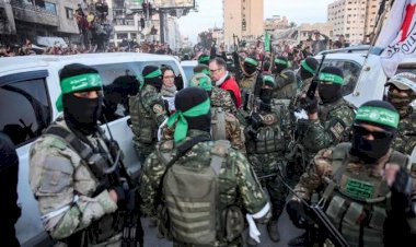 صفقة التبادل السادسة.. الرهائن يعودون وإسرائيل تهدد بالتصعيد