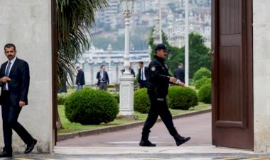 الأنباء الفرنسية: غياب بوتين وزيلينسكي يُلقي بظلاله على مفاوضات السلام الروسية الأوكرانية بتركيا