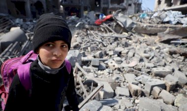 الجوع يسبق المساعدات.. اقتحام مستودع غذائي في غزة وسط انهيار إنساني